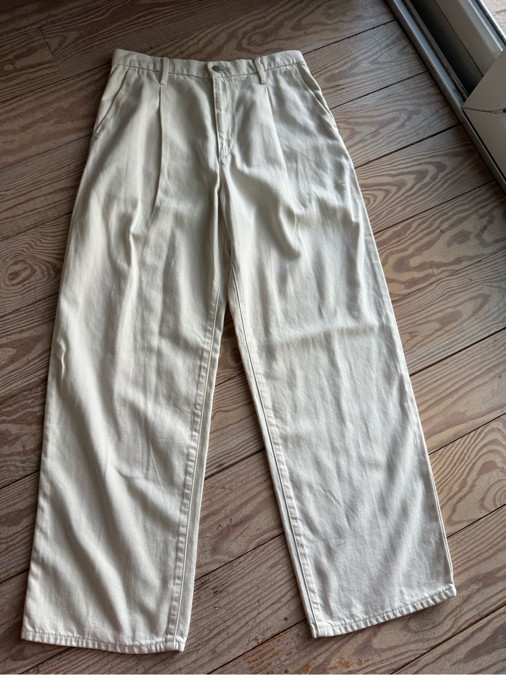 Uniqlo Wide Straight High Rise Jeans Off-White size m 8-10